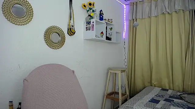 Soffy-brooks online show from 01/21/25, 08:19