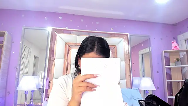 Snapshot of scarlette_15_ chatting on 05/30/26, 03:14 scarlette 15 online show from 05/30/26, 03:14