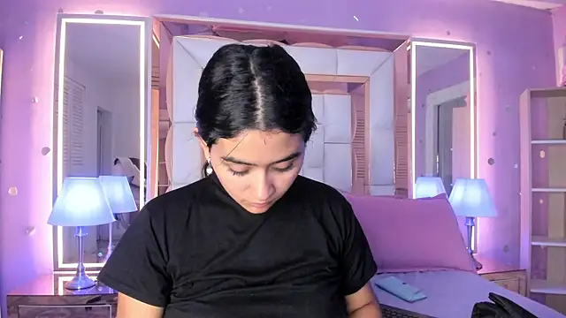 Snapshot of scarlette_15_ chatting on 06/24/26, 03:16 scarlette 15 online show from 06/24/26, 03:16