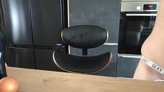 Snapshot of unconnudu21000 chatting on 11/04/25, 11:53 unconnudu21000 online show from 11/04/25, 11:53