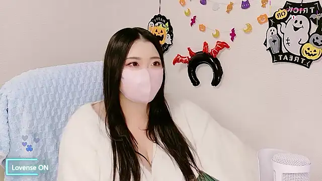 yukinko o  online show from 10/28/25, 02:09