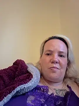 Bigbustedcurvylady online show from 05/18/26, 06:25