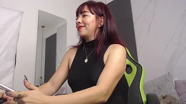 alma fenix online show from 02/24/25, 06:15