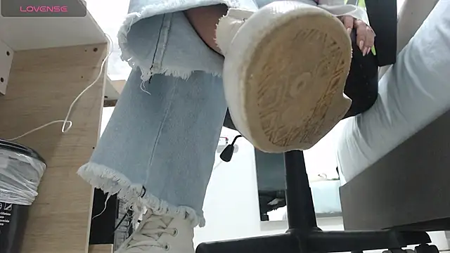 alma fenix online show from 03/14/25, 12:18