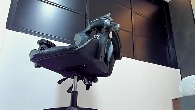 alma fenix online show from 09/09/25, 12:37