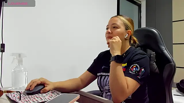 alma fenix online show from 03/21/26, 12:32