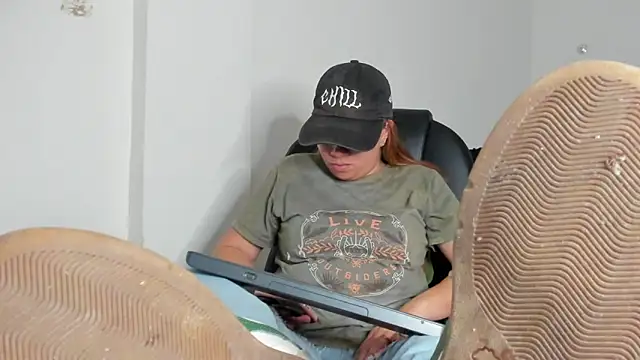 alma fenix online show from 03/27/26, 05:02