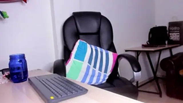 alma fenix online show from 04/13/26, 04:07