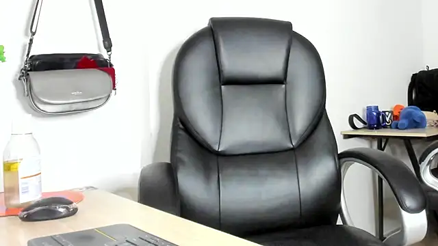 alma fenix online show from 04/18/26, 01:42