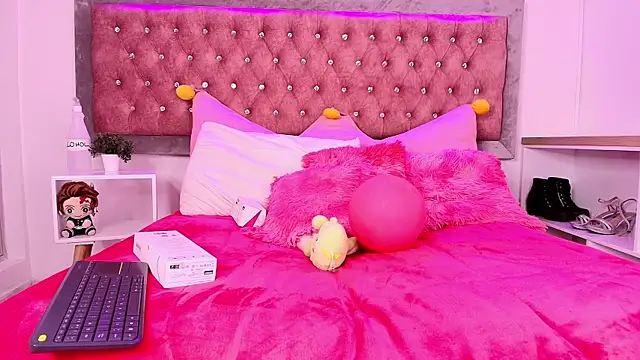 EmmaWilder online show from 02/22/25, 08:53