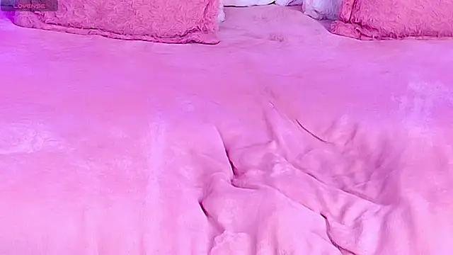 EmmaWilder online show from 11/07/25, 08:31