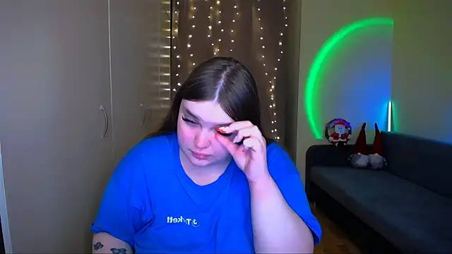 Snapshot of Emaaa_ua chatting on 12/22/25, 08:00 Emaaa ua online show from 12/22/25, 08:00