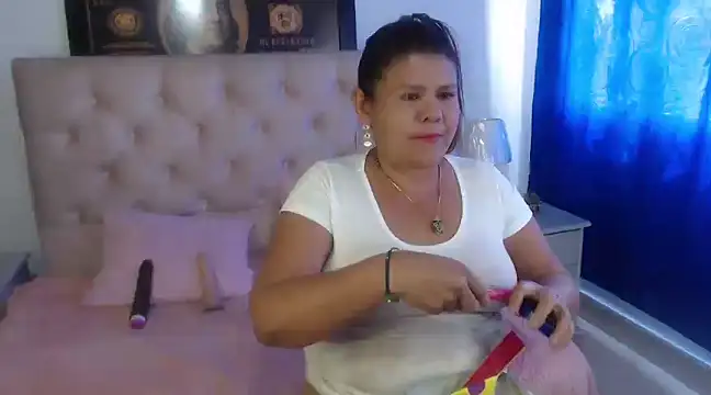 NATHYHOTT online show from 01/10/25, 04:51