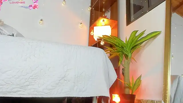 Snapshot of angelinepossy chatting on 02/22/25, 02:28 angelinepossy online show from 02/22/25, 02:28