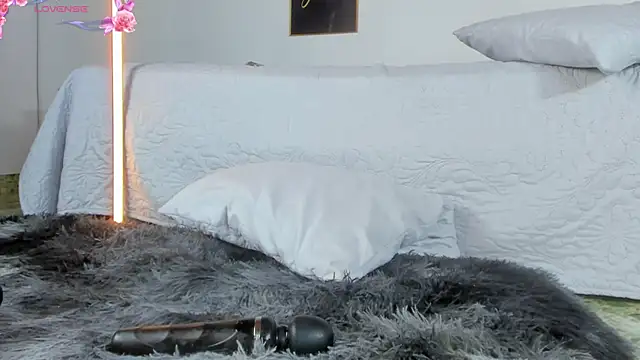 Snapshot of angelinepossy chatting on 02/26/25, 02:37 angelinepossy online show from 02/26/25, 02:37