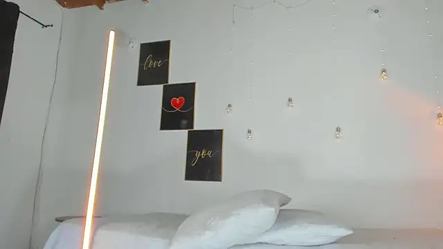 Snapshot of angelinepossy chatting on 03/07/25, 03:29 angelinepossy online show from 03/07/25, 03:29