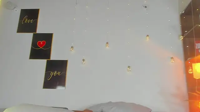 Snapshot of angelinepossy chatting on 03/23/25, 02:48 angelinepossy online show from 03/23/25, 02:48