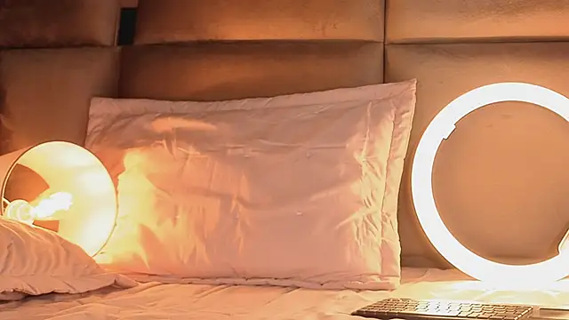 Snapshot of angelinepossy chatting on 10/13/25, 11:05 angelinepossy online show from 10/13/25, 11:05