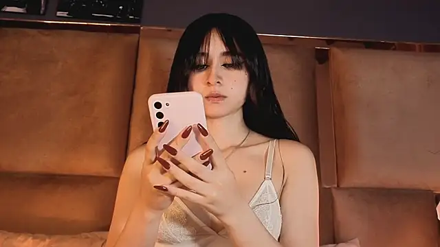 Snapshot of angelinepossy chatting on 11/04/25, 09:36 angelinepossy online show from 11/04/25, 09:36