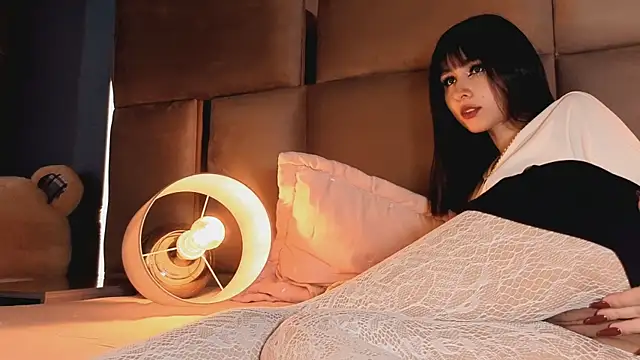 Snapshot of angelinepossy chatting on 11/11/25, 06:30 angelinepossy online show from 11/11/25, 06:30