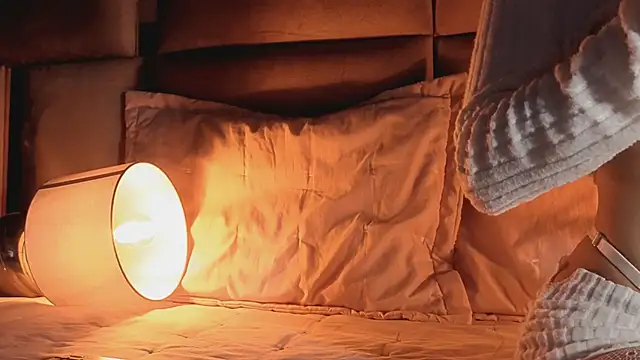 Snapshot of angelinepossy chatting on 11/14/25, 09:35 angelinepossy online show from 11/14/25, 09:35