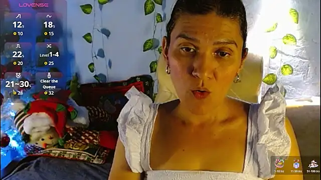 Snapshot of venus_swet_ chatting on 12/16/25, 12:37 venus swet online show from 12/16/25, 12:37