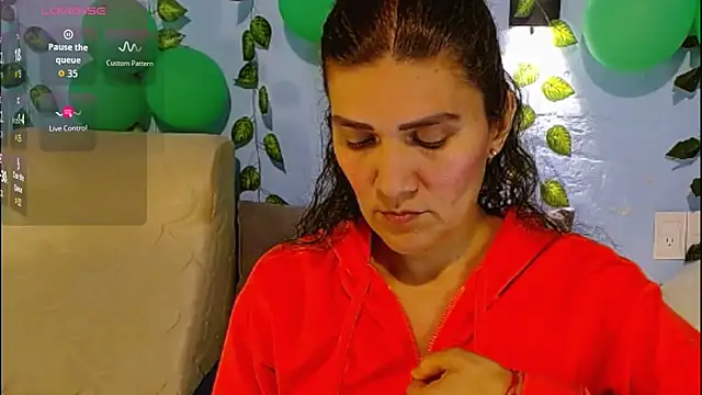 Snapshot of venus_swet_ chatting on 03/23/26, 09:52 venus swet online show from 03/23/26, 09:52