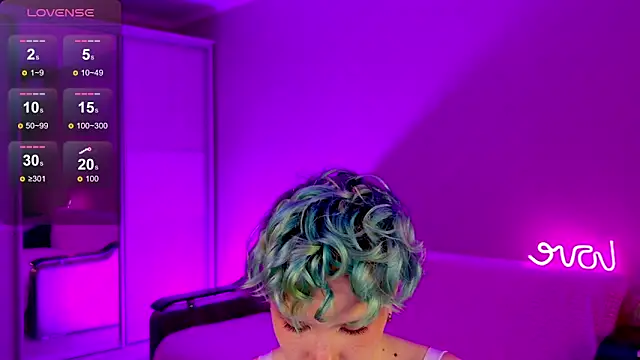 School Love online show from 12/23/24, 01:24