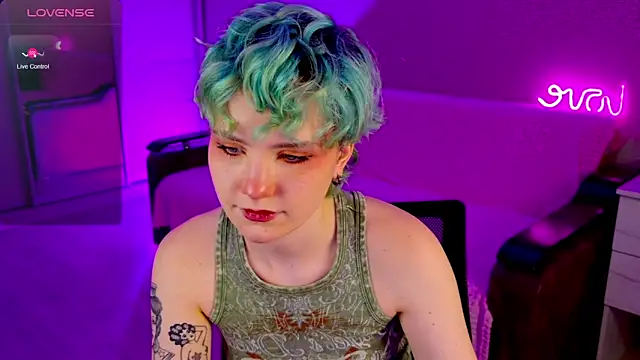 School Love online show from 01/06/25, 04:13