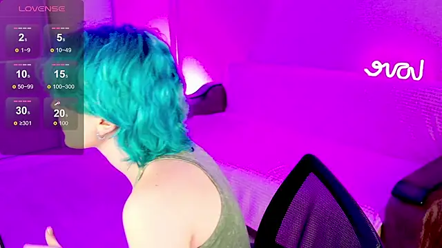 School Love online show from 02/05/25, 01:11