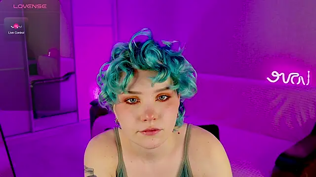 School Love online show from 02/09/25, 01:03