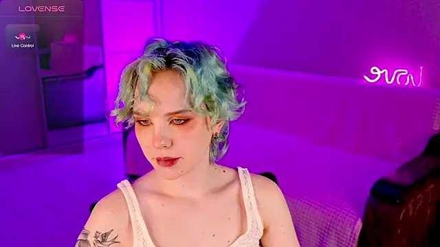 School Love online show from 03/10/25, 04:14