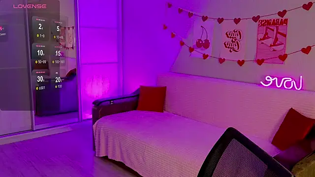 School Love online show from 03/19/25, 01:07