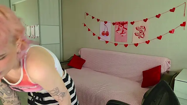 School Love online show from 09/21/25, 11:12