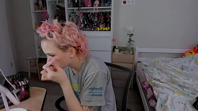 School Love online show from 11/21/25, 07:07