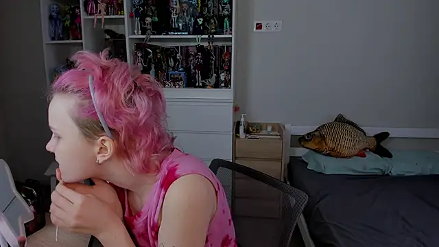 School Love online show from 01/08/26, 07:10