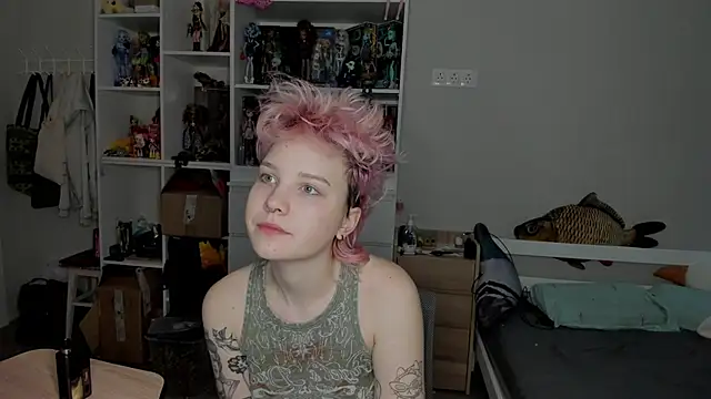 School Love online show from 02/09/26, 07:01