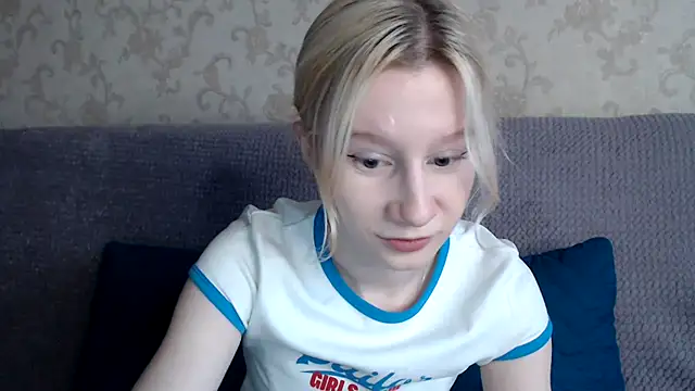 Snapshot of EnigmaSee chatting on 11/05/25, 07:41 EnigmaSee online show from 11/05/25, 07:41