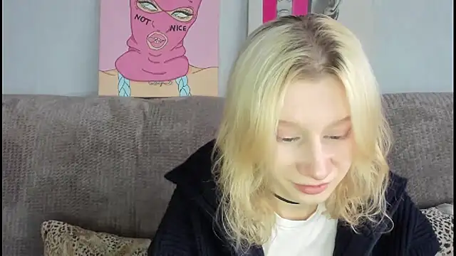 Snapshot of EnigmaSee chatting on 11/11/25, 02:00 EnigmaSee online show from 11/11/25, 02:00