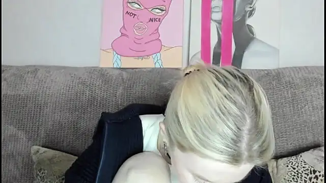 Snapshot of EnigmaSee chatting on 11/14/25, 11:09 EnigmaSee online show from 11/14/25, 11:09