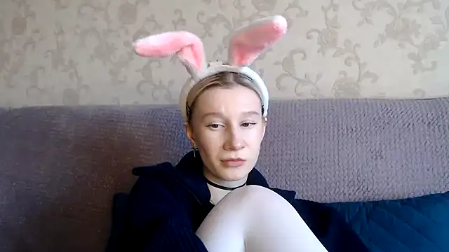 Snapshot of EnigmaSee chatting on 11/16/25, 02:50 EnigmaSee online show from 11/16/25, 02:50