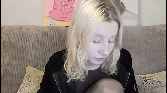 Snapshot of EnigmaSee chatting on 11/17/25, 10:54 EnigmaSee online show from 11/17/25, 10:54