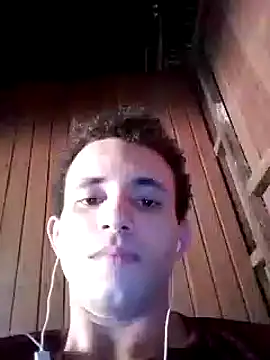 Snapshot of jhonmenas14 chatting on 11/02/25, 06:32 jhonmenas14 online show from 11/02/25, 06:32