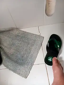 Snapshot of lobomisterioso13 chatting on 01/15/25, 11:32 lobomisterioso13 online show from 01/15/25, 11:32