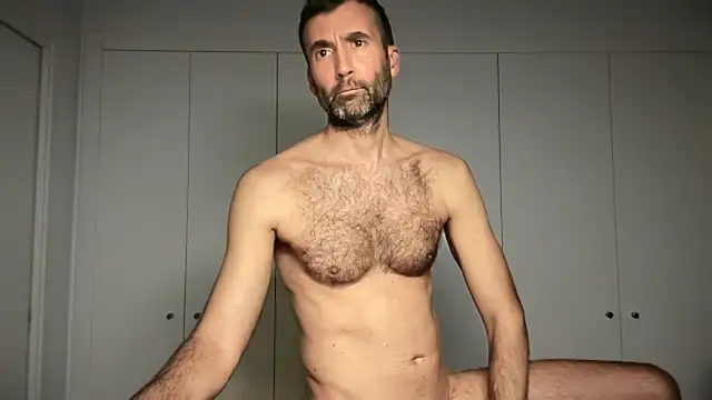 Snapshot of david_spanish chatting on 02/19/25, 06:43 david spanish online show from 02/19/25, 06:43