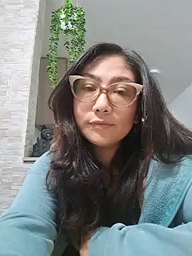 Mia Ruiz online show from 03/03/25, 12:26