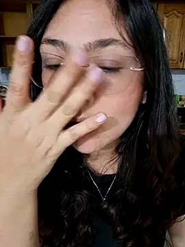 Mia Ruiz online show from 10/24/25, 02:08