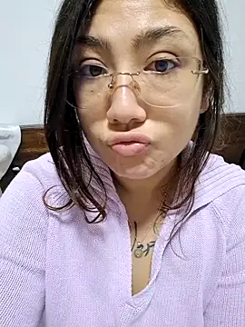 Snapshot of Mia_Ruiz chatting on 11/28/25, 03:09 Mia Ruiz online show from 11/28/25, 03:09