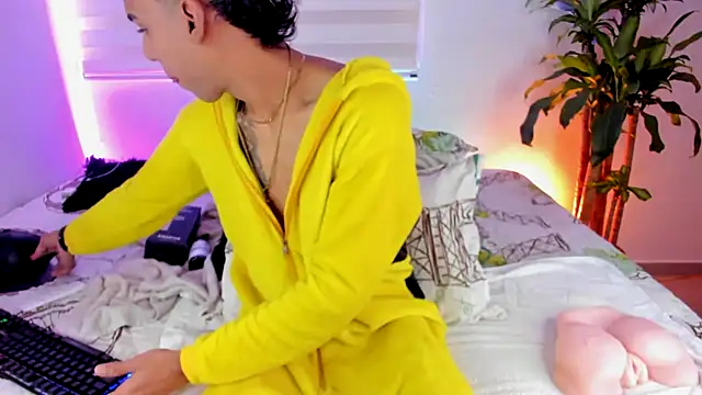 aldrinwhite online show from 10/06/25, 04:59