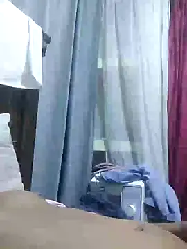 Snapshot of Frankie0880 chatting on 03/04/25, 05:21 Frankie0880 online show from 03/04/25, 05:21